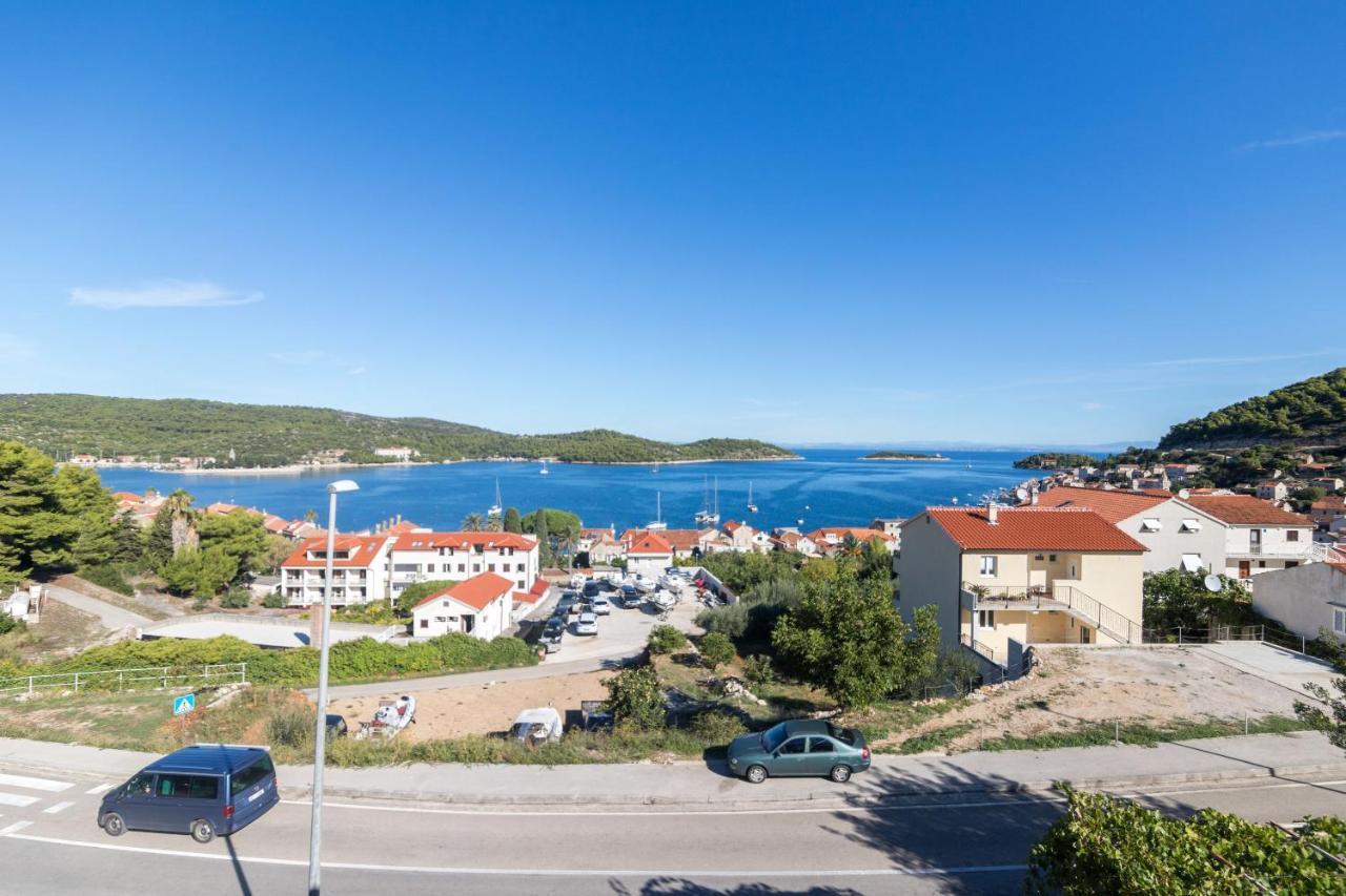 Apartments Jaksa Віс Екстер'єр фото